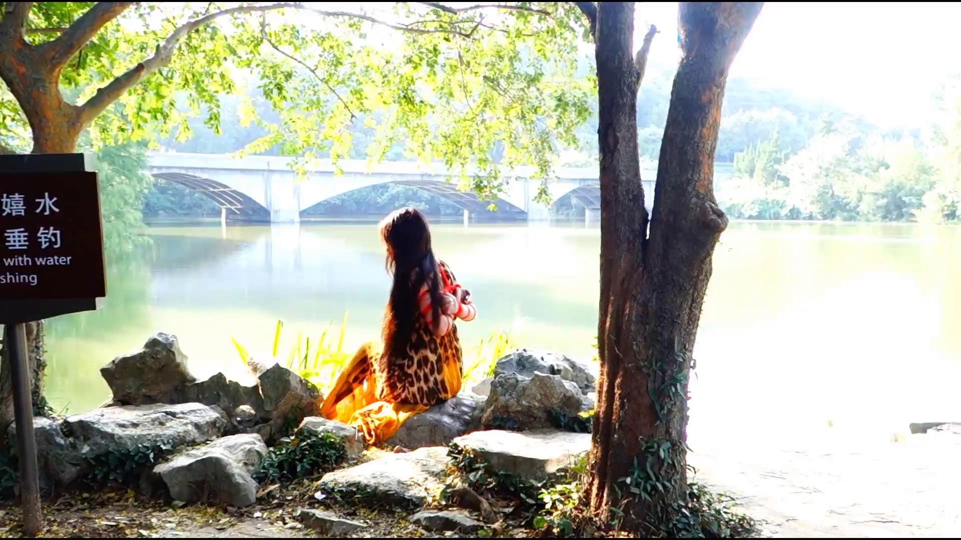 锐度主张 嫣儿公园紧缚 江边 旗袍紧缚驷马[00-18-54][20250426-112911832].jpg