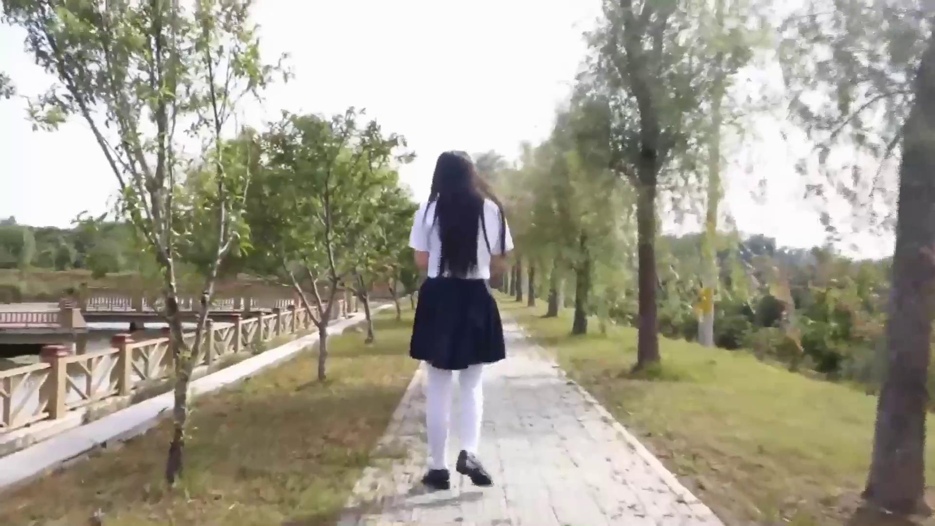 锐度新作 嫣儿-风景区户外观景台上的紧缚[00-00-33][20250504-072539710].jpg